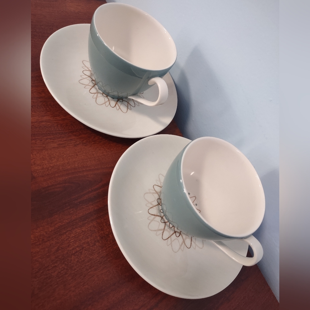 2 x Royal Doulton Desert Star D6430 Tea Cup and Saucer Set England